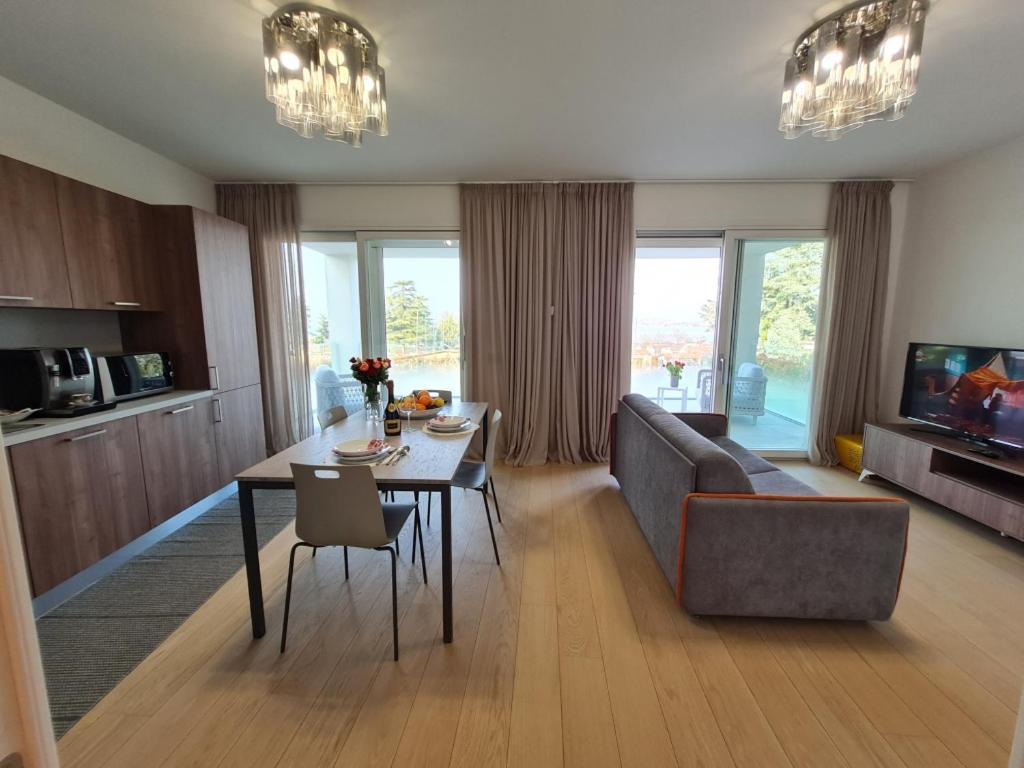 Sole Di Diana Luxury Apartments Πεσκιέρα ντελ Γκάρντα Εξωτερικό φωτογραφία